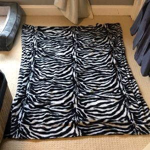 ZEBRA STRIPED THROW BLANKET